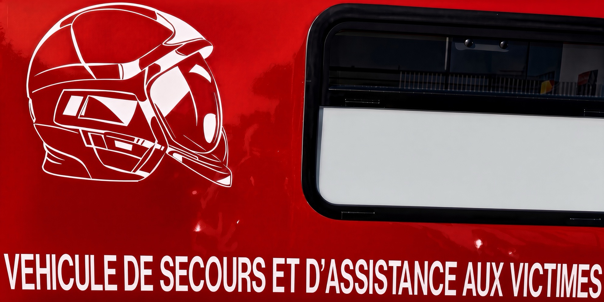 A13 à Mantes-la-Ville : une femme enceinte de 9 mois et son fils de 2 ans meurent dans l'incendie de leur voiture (12 septembre 2026)